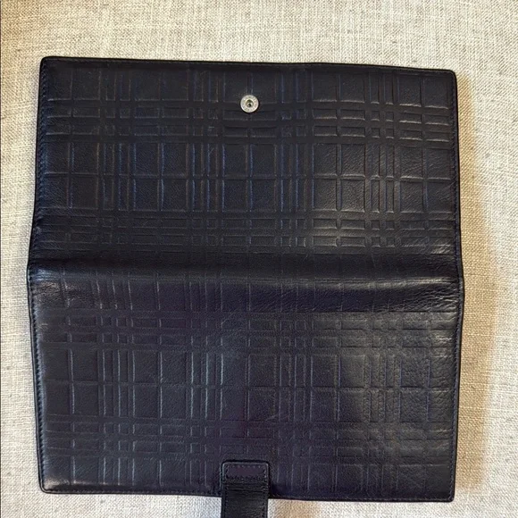 Burberry Signature Black Leather Wallet; EUC - Picture 5 of 11